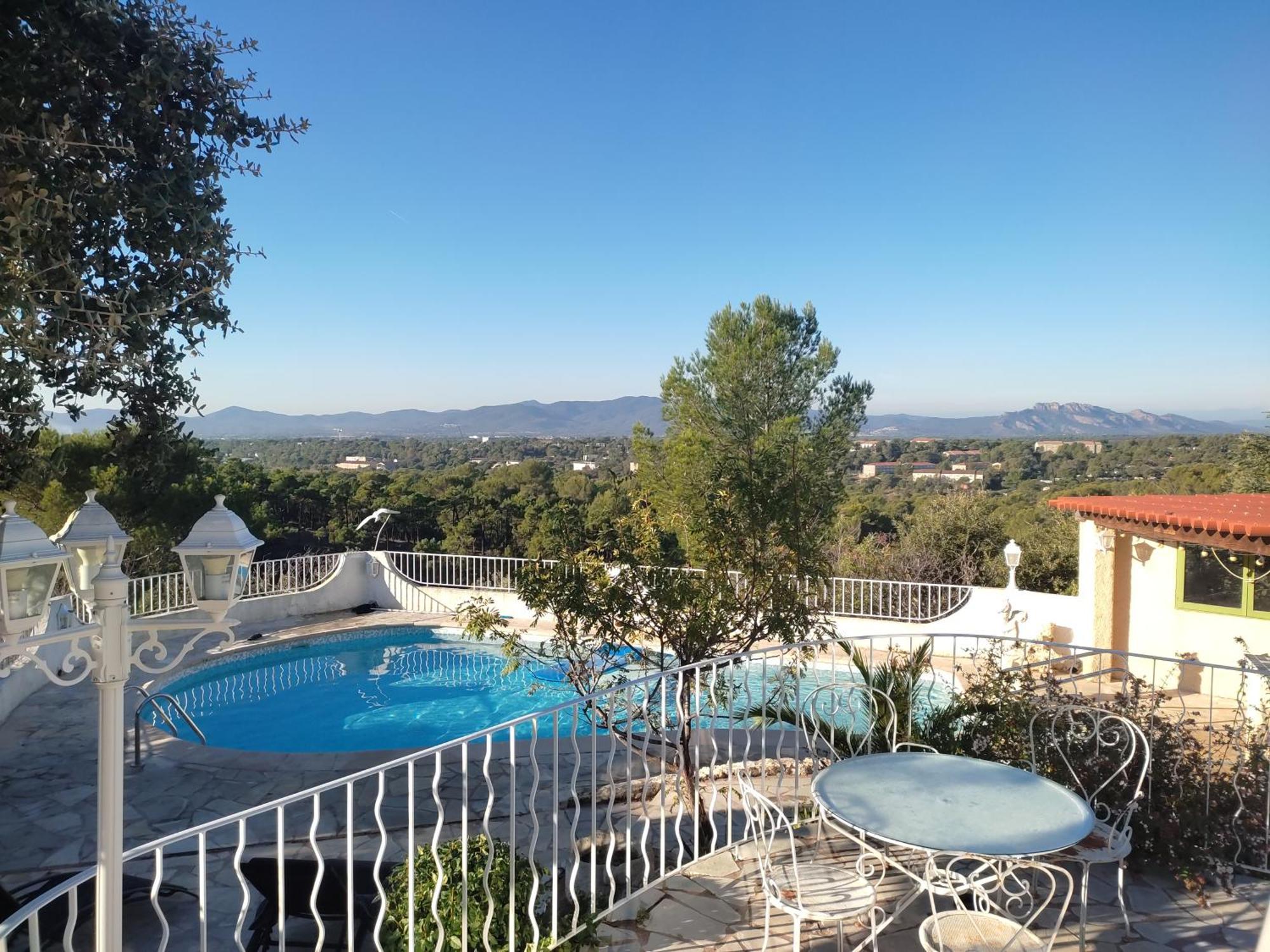 Villa Avec Piscine Privative, Domaine Prive Du Capitou, Fréjus
